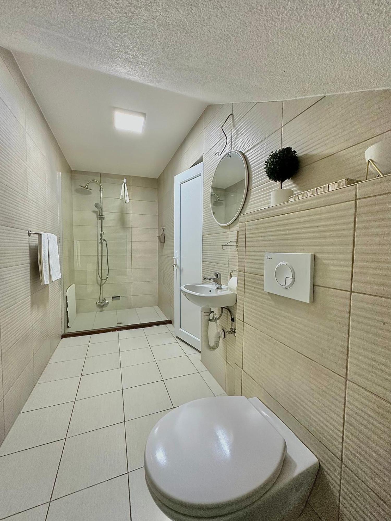 Hostel Herz Banja Luka Bagian luar foto