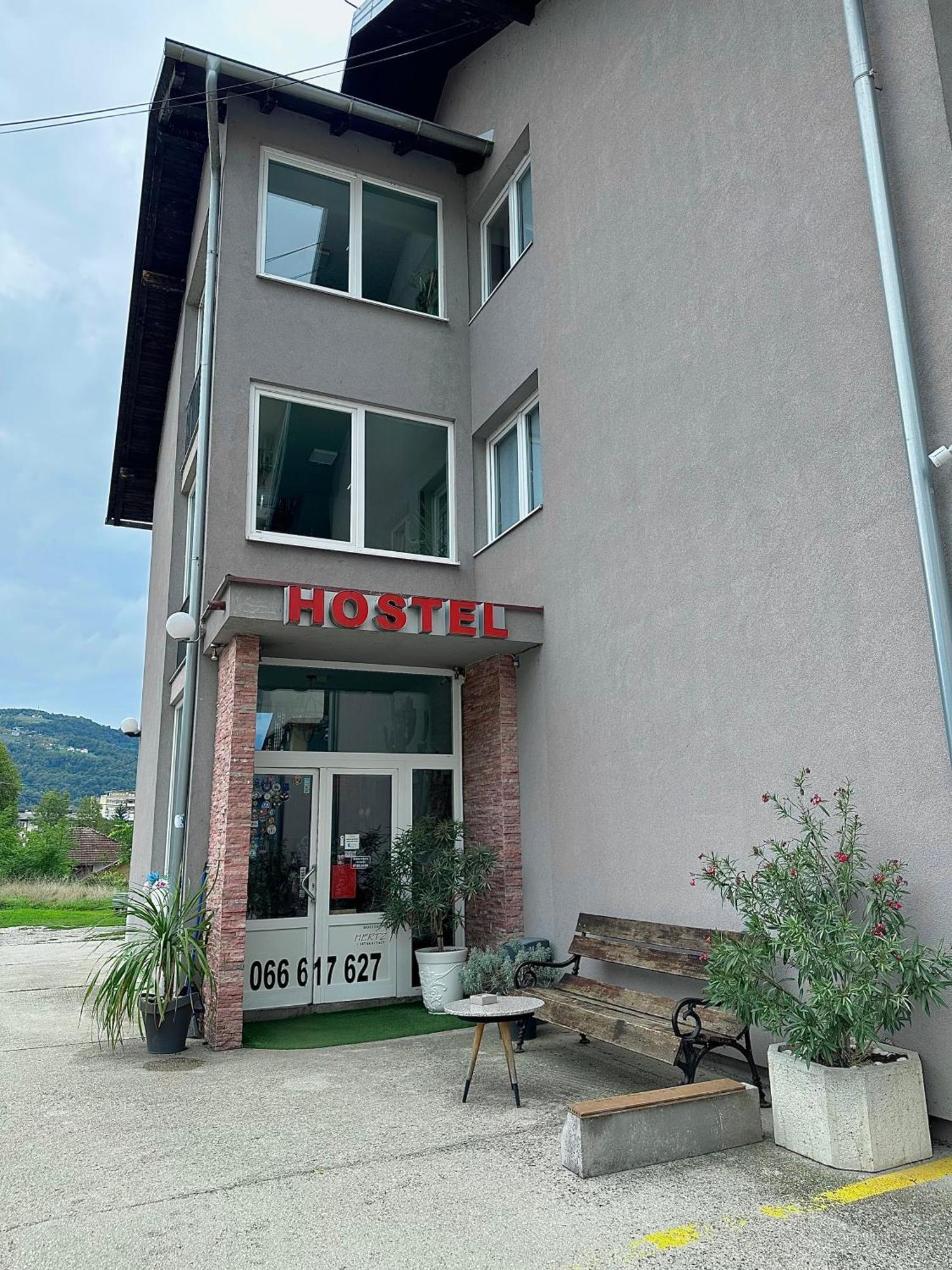 Hostel Herz Banja Luka Bagian luar foto
