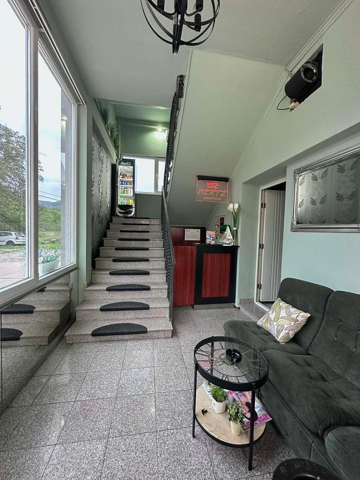 Hostel Herz Banja Luka Bagian luar foto