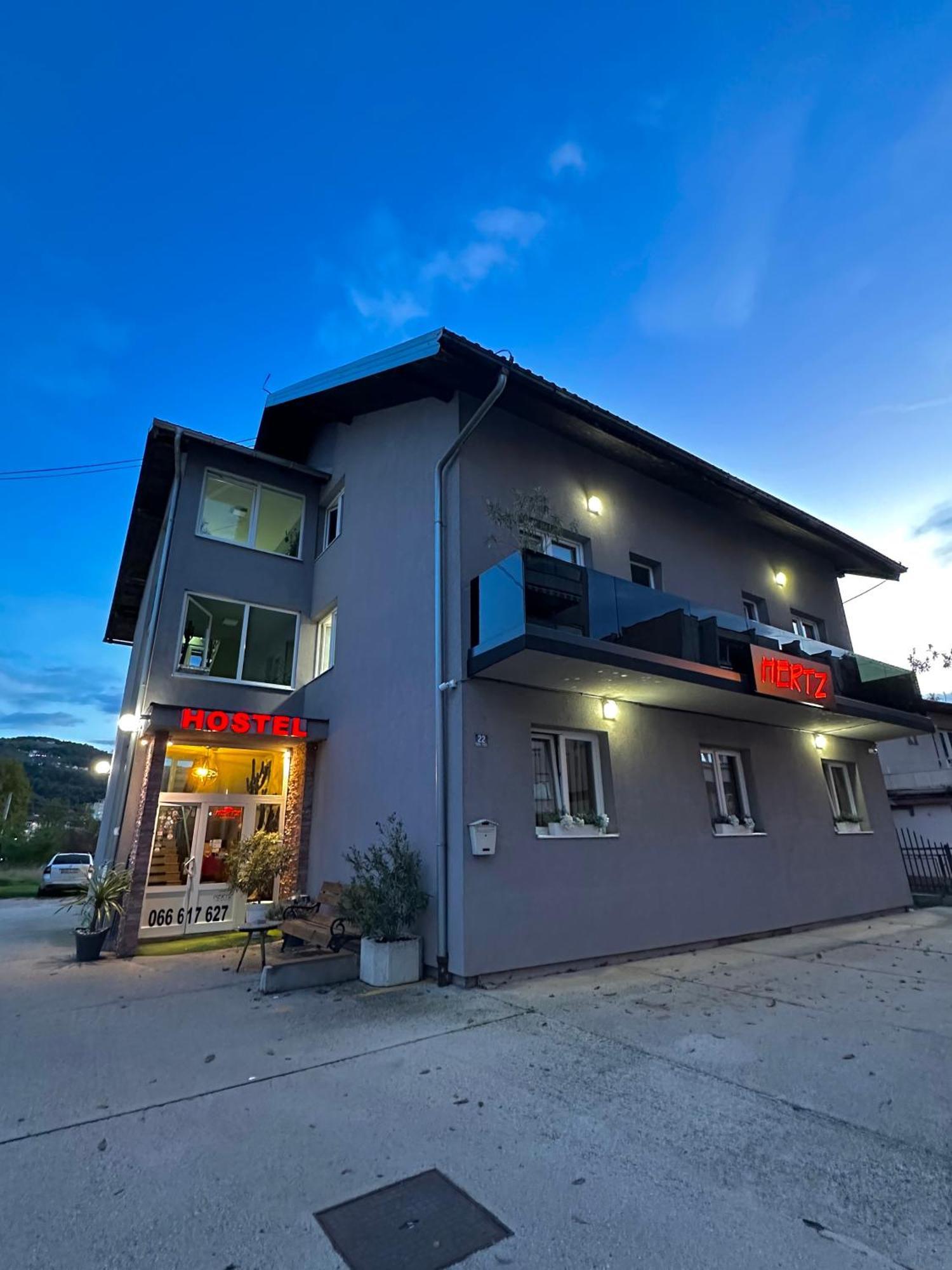 Hostel Herz Banja Luka Bagian luar foto