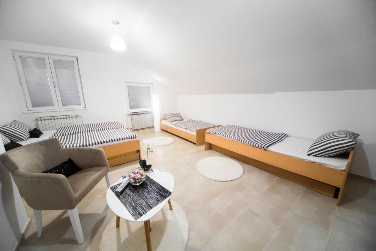 Hostel Herz Banja Luka Bagian luar foto