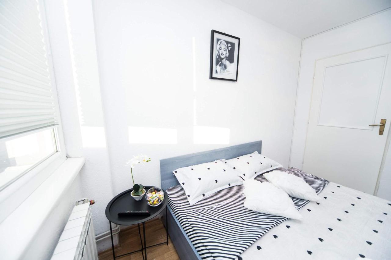 Hostel Herz Banja Luka Bagian luar foto